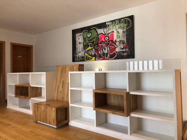 Bibliothèque agencée