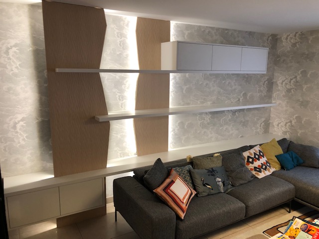 Meuble de rangement et habillage mural illuminé