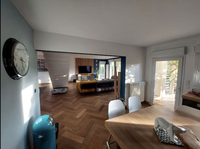 Ensemble parquet à bâton rompu et escalier