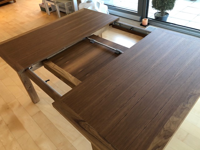 Table à manger avec rallonge intégrée