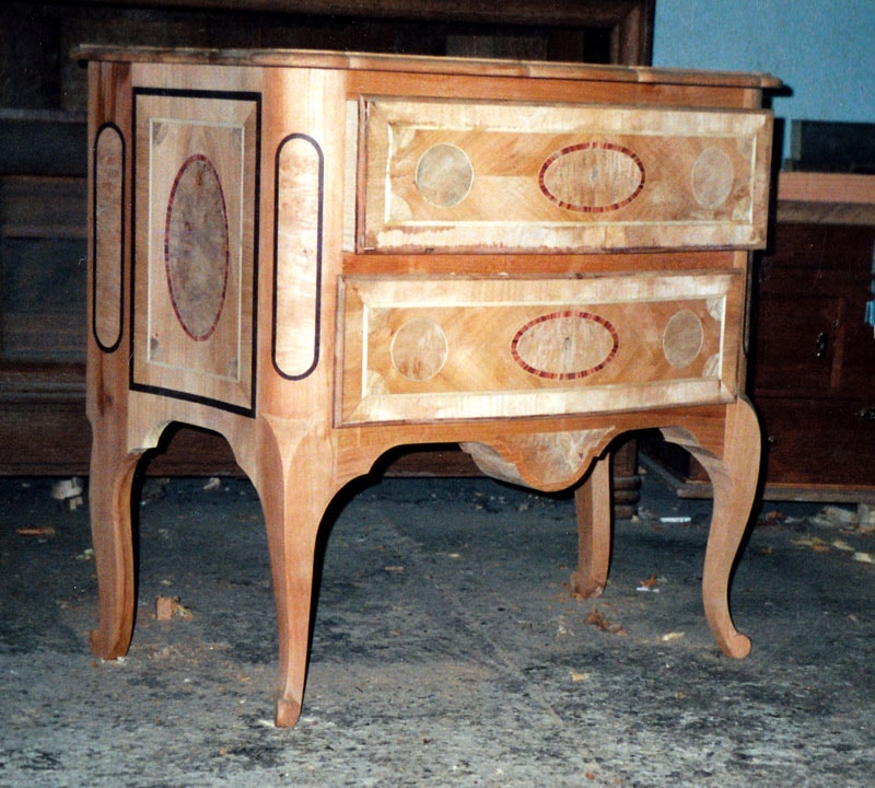 Commode style hache